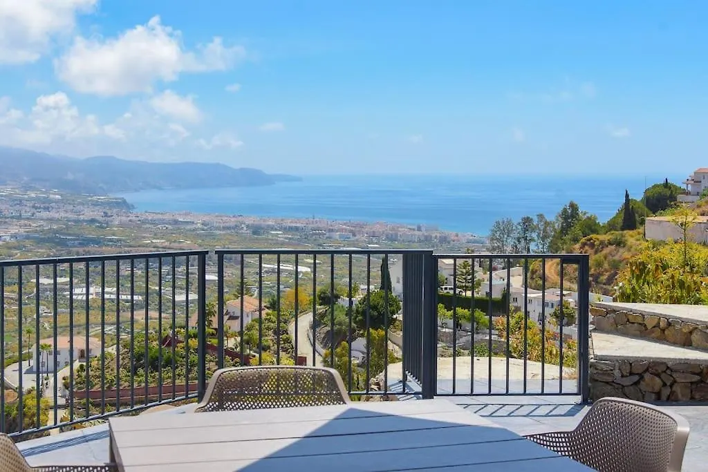 Gran Villa Con Bonitas Vistas Nerja