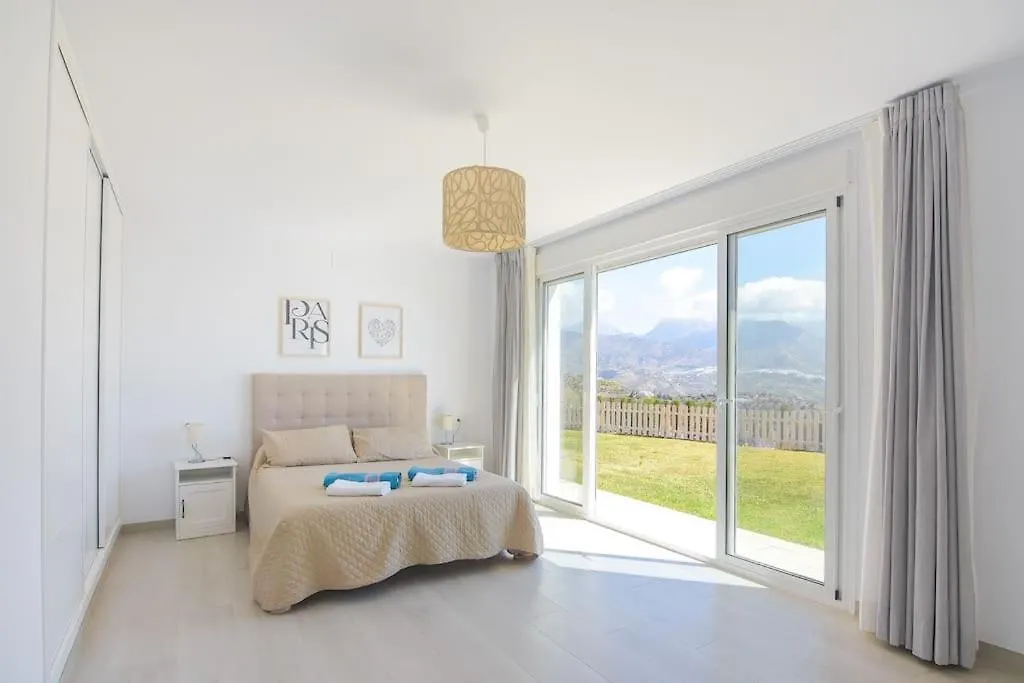 Gran Villa Con Bonitas Vistas Nerja İspanya